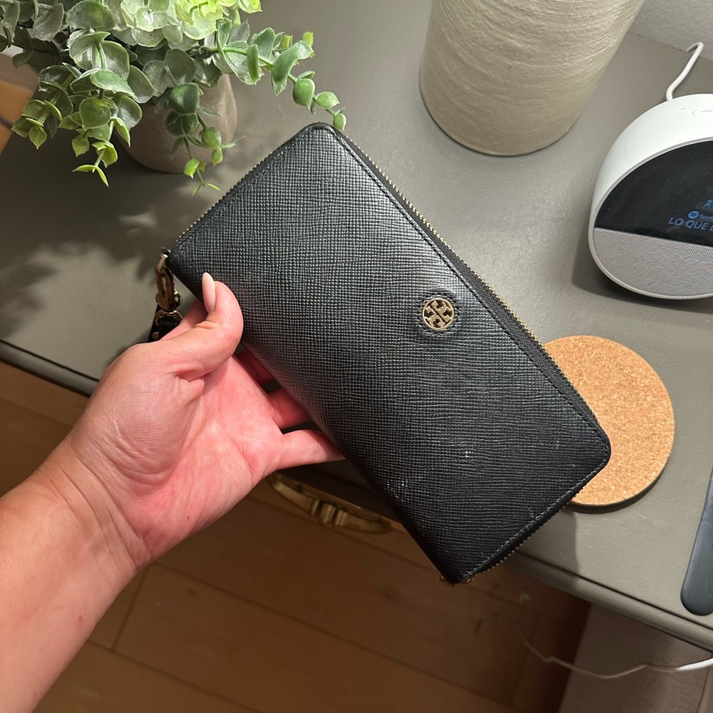 Tory Burch Black Textured Wallet